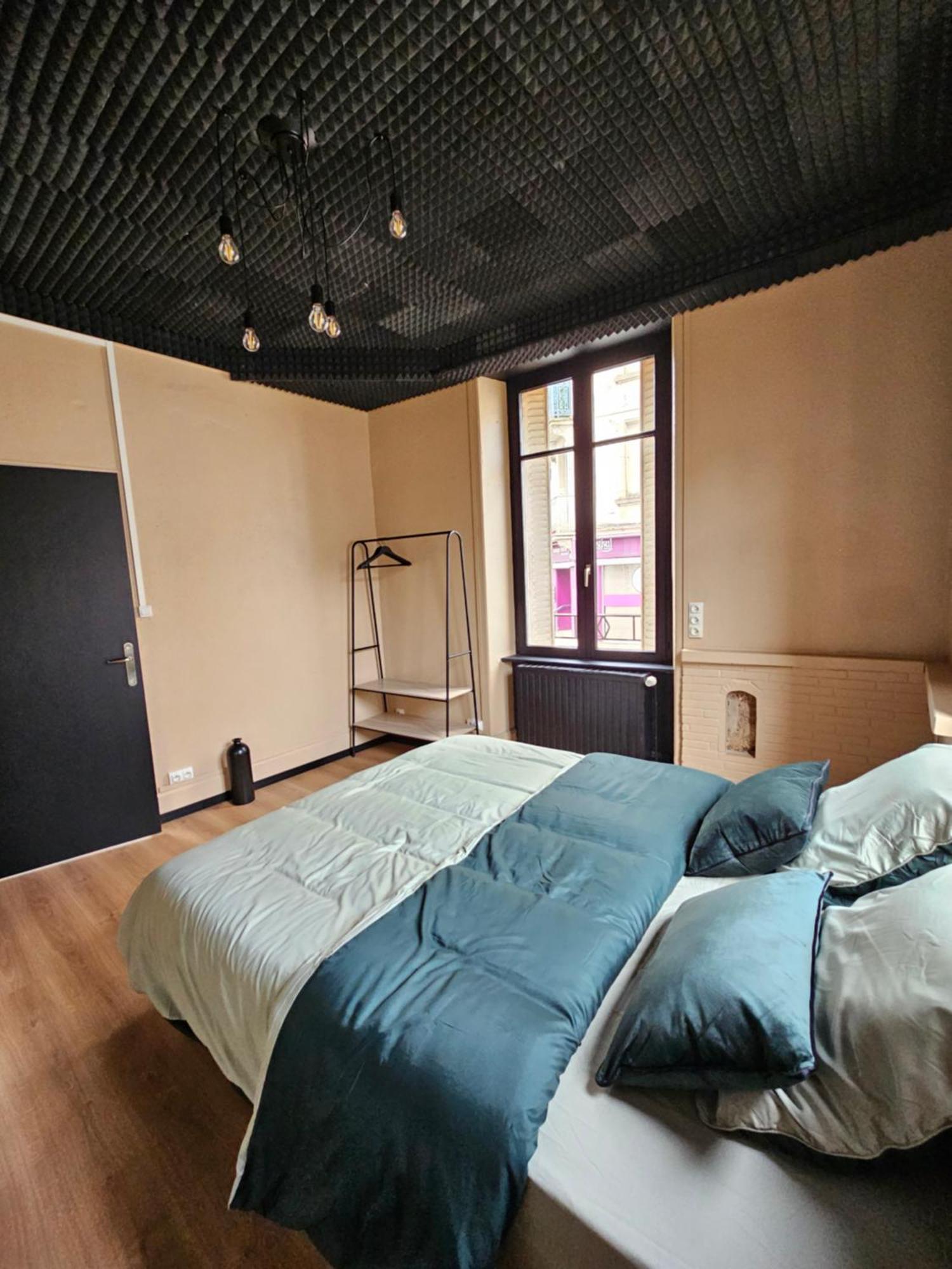 Black Box Cinema Appartement Avec Balneo Epinal Bagian luar foto