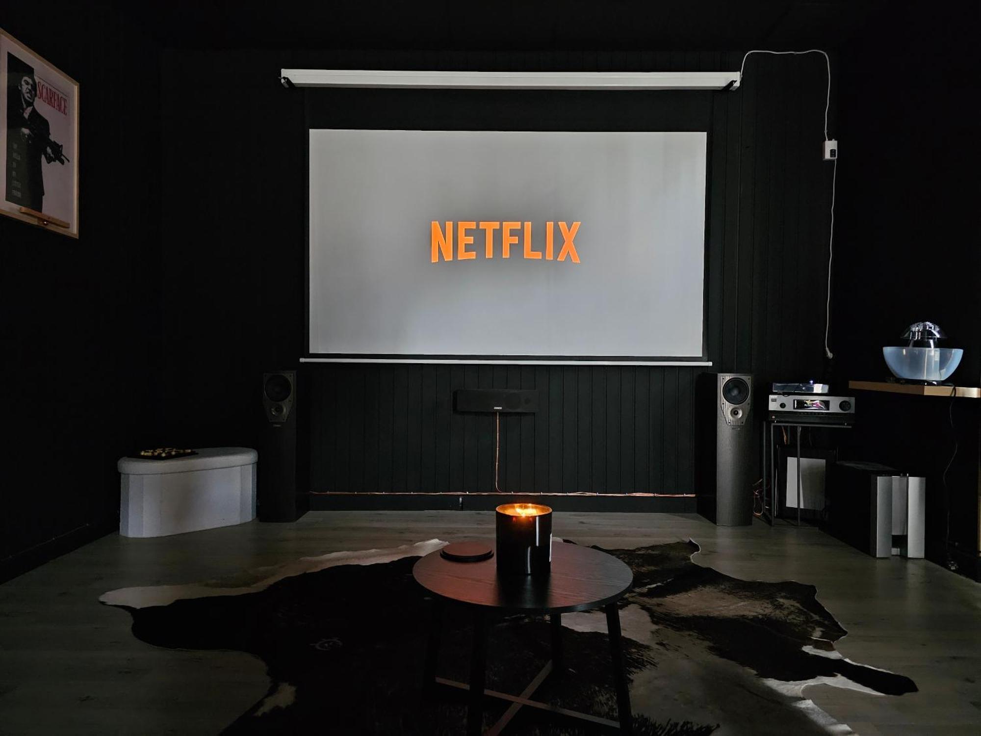 Black Box Cinema Appartement Avec Balneo Epinal Bagian luar foto